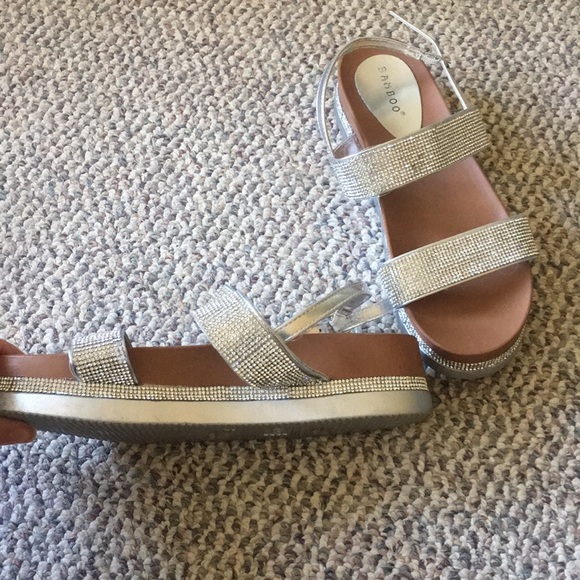 Platform Sandals - Picture 3 of 4